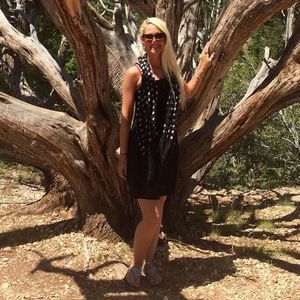 Meet your Posher, Lauren